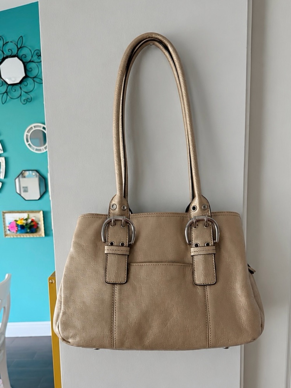 Tignanello Leather Purse Like New